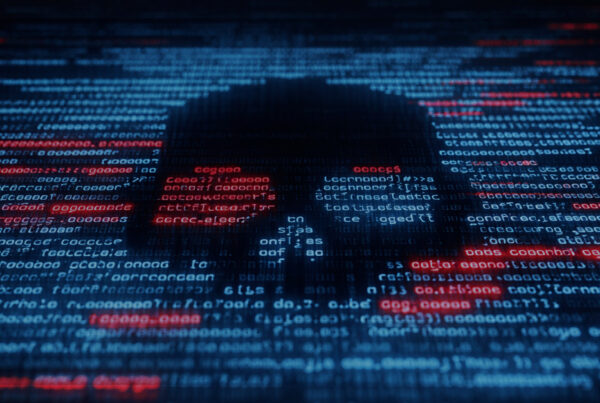 Linhas de código em tons de azul com trechos destacados em vermelho, representando a identificação de falhas e vulnerabilidades em sistemas digitais.